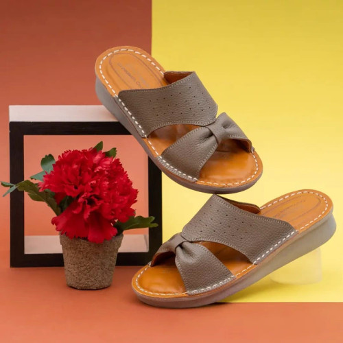 صندل زنانه تمام چرم طبی برند دکتر حس