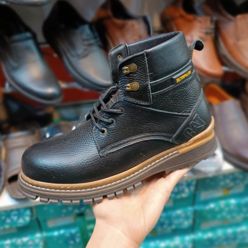 نیم بوت تمام چرم مدل کت. تیم برلند. کاترپیلار در پنج رنگ مشکی عسلی قهوه ای خاکی زرد