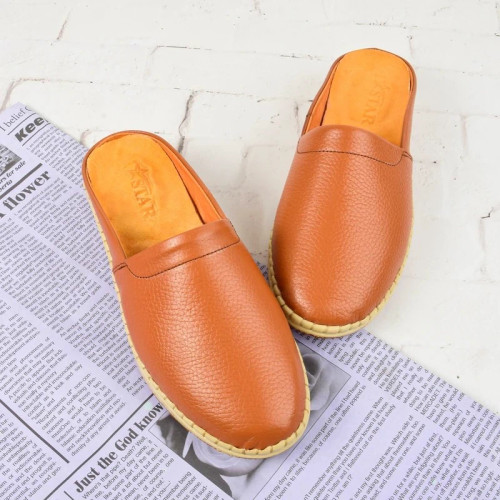 صندل زنانه تمام چرم مدل جلو بسته راحت