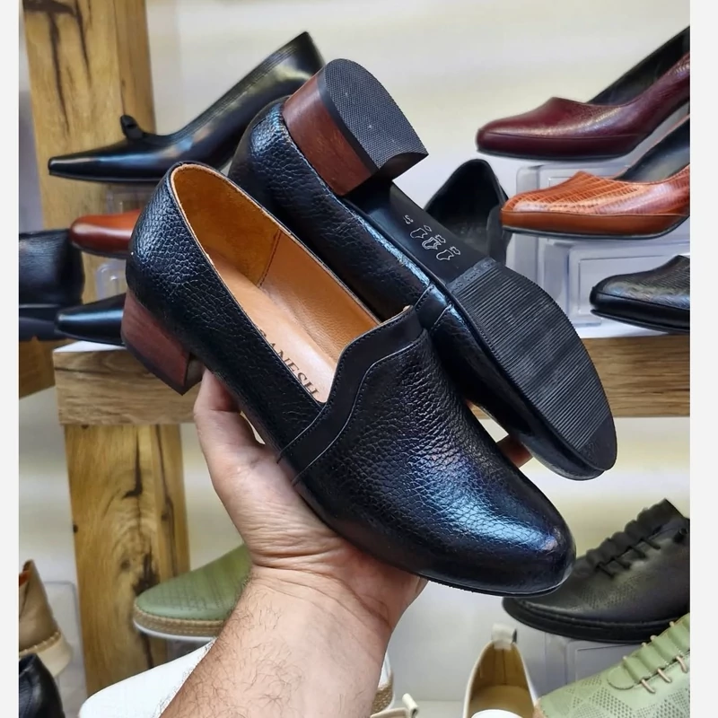 کفش زنانه چرم طبیعی پاشنه چوب