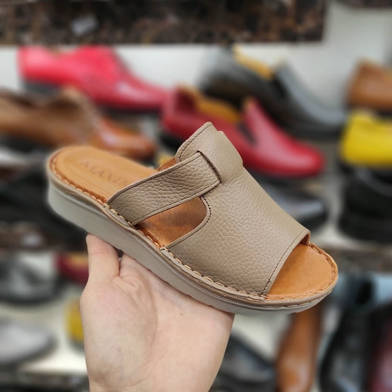 صندل دمپایی زنانه تمام چرم طبی برند دکتر حس