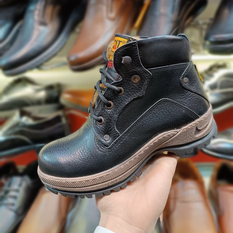 نیم بوت کت تمام چرم خزدار  زیره ترمو یخ شکن درجه 1 سایز36الی40 تیم برلند کاترپیلار