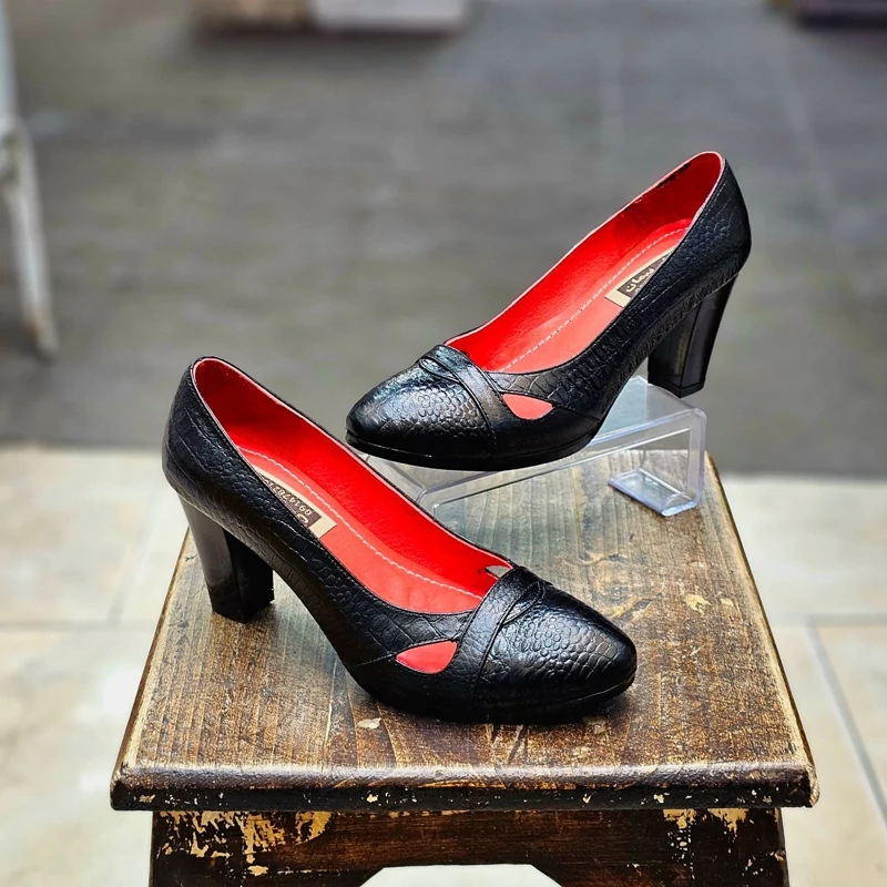 کفش زنانه تمام چرم طبیعی مدل قاصدک باضمانت