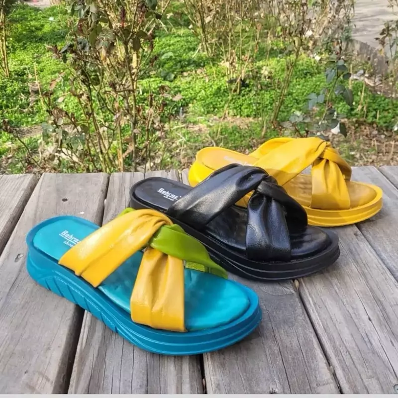 دمپایی تمام چرم زنانه خاص