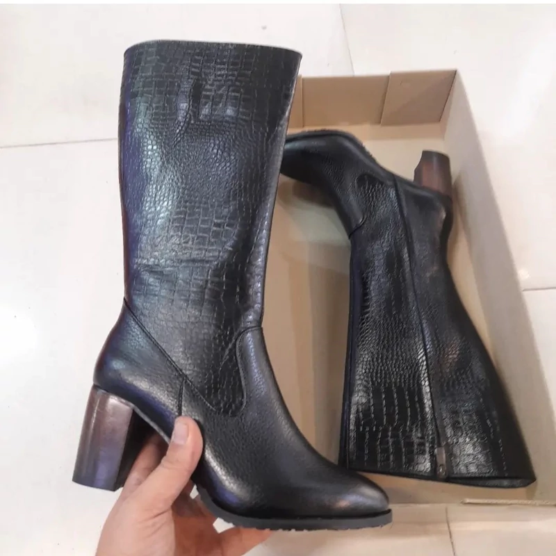 بوت تمام چرم زیره ترمو زنانه درجه 1 با پاشنه7 سانتی باکیفیت 36الی41