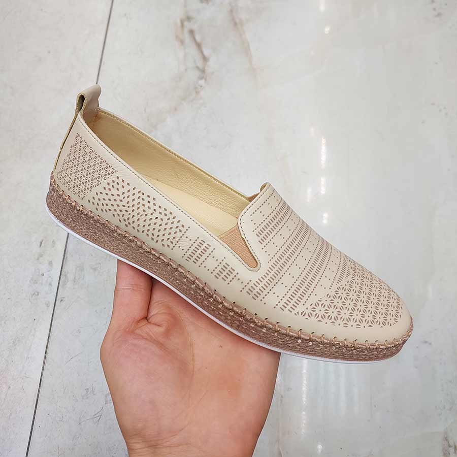 کفش زنانه تمام چرم کد ۶۳۷