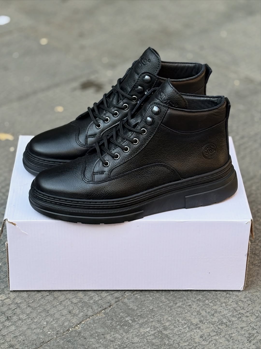 نیم بوت مردانه تمام چرم مدل جدید شمس مدل سوبارو 1 کد ۶۴۲