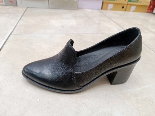 کفش زنانه پاشنه دار تمام چرم طبیعی مدل جدید کد ۶۵۸