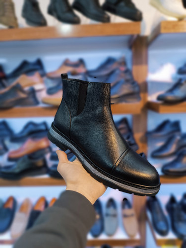 نیم بوت مردانه تمام چرم زیبدار کد ۶۷۵