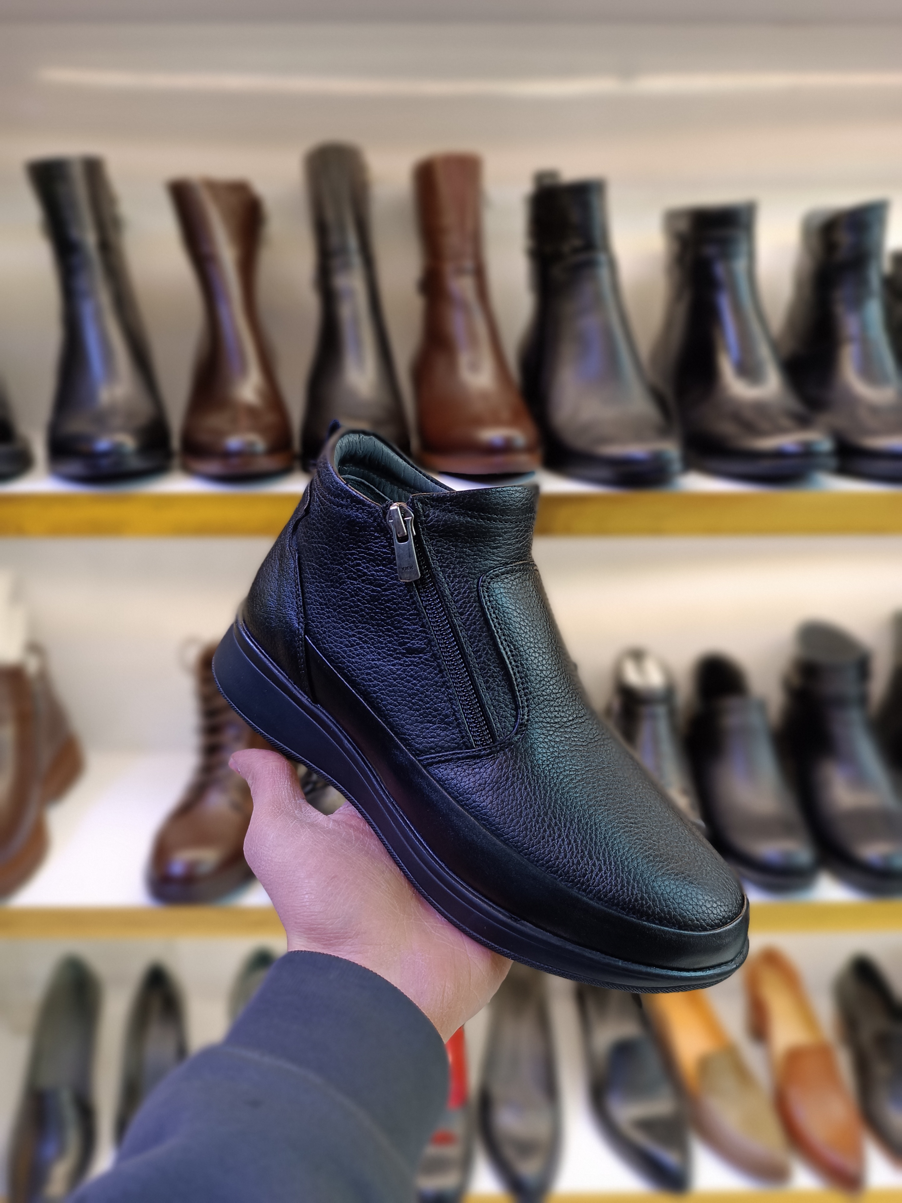 نیم بوت تمام چرم طبی با کیفیت کد ۶۹۰