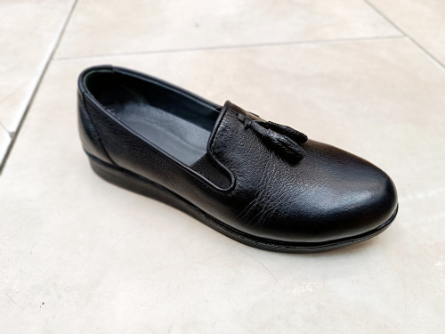 کفش زنانه تمام چرم مدل منگوله دار ۶۹۴