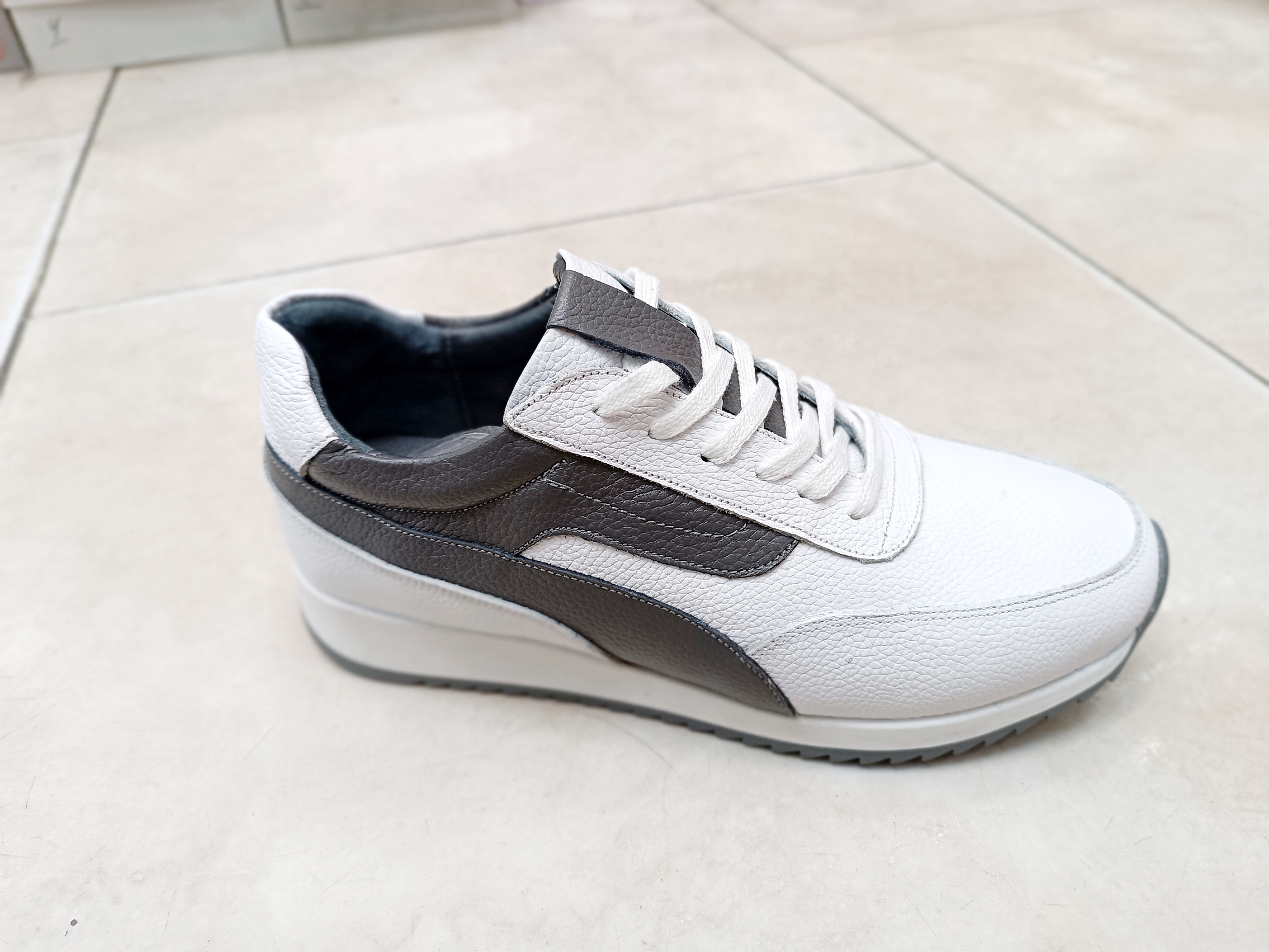 کفش اسپورت زنانه دخترانه تمام چرم کد ۶۹۶