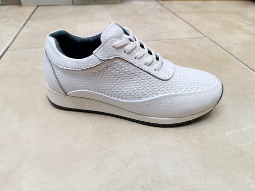 کفش اسپورت دخترانه زنانه تمام چرم طبیعی زیره ترمو کد ۶۹۷