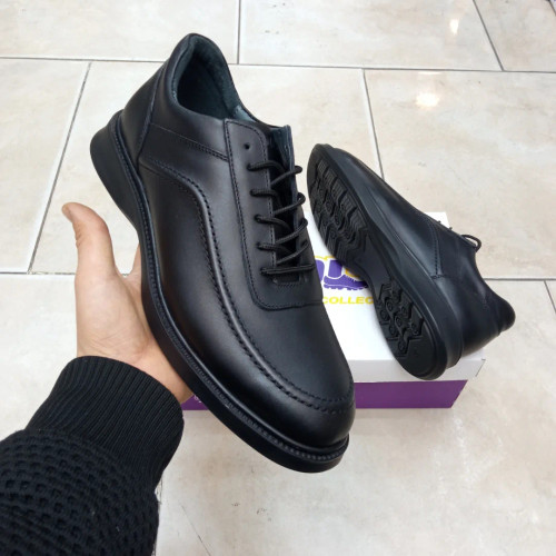 کفش اسپورتی مردانه تمام چرم ▪️ساده▪️مناسب انواع شلوار کد ۷۶۷